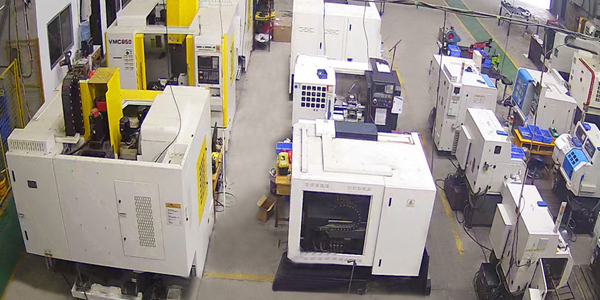 巨偉鈦業(yè)專(zhuān)注于鈦合金方塊、鈦合金餅、鈦合金環(huán)、鈦合金法蘭等鈦鍛件的研究及生產(chǎn)，產(chǎn)品性能穩(wěn)定，應(yīng)用廣泛。